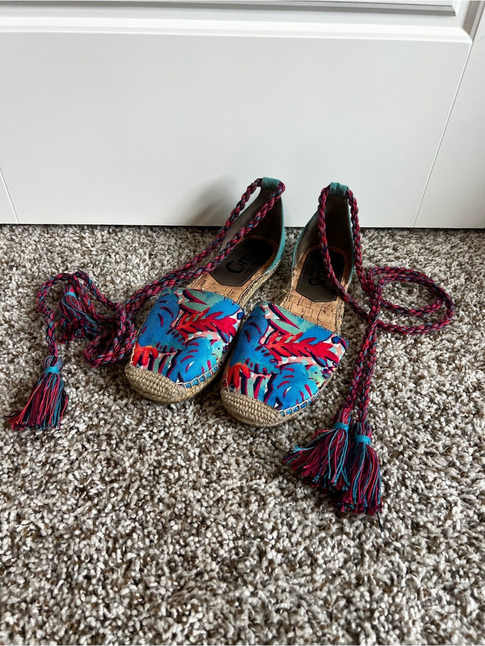 Circus by Sam Edelman Lenora Espadrille Ankle Wrap Floral Tropical Sz 7.5